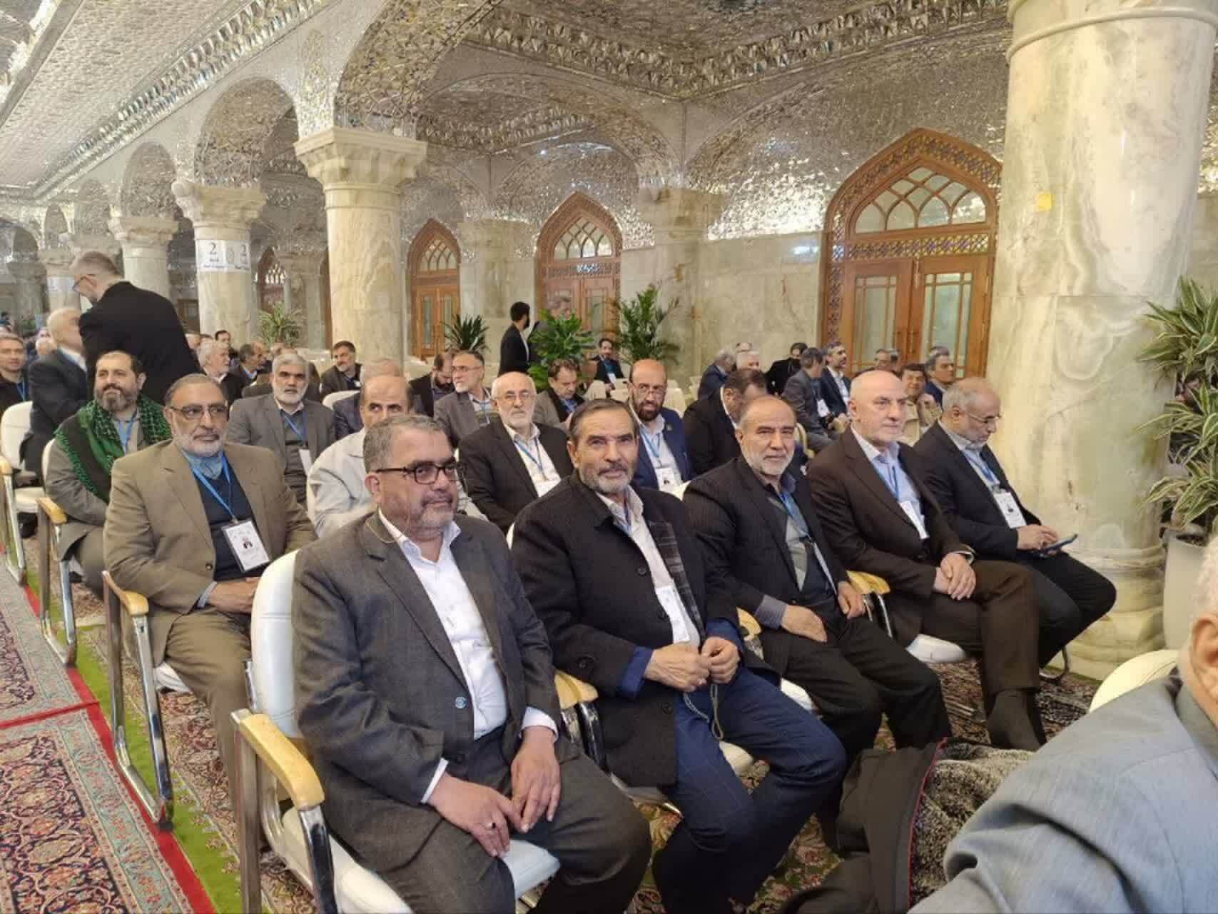 بزرگ‌ترین پروژه معماری اسلامی نجف با مشارکت گسترده مردم ایران و عراق تحویل آستان علوی شد.