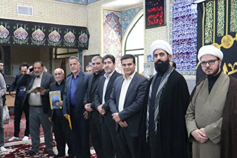 اهدای سند افتخار به خیّرین صحن حضرت زینب(س)